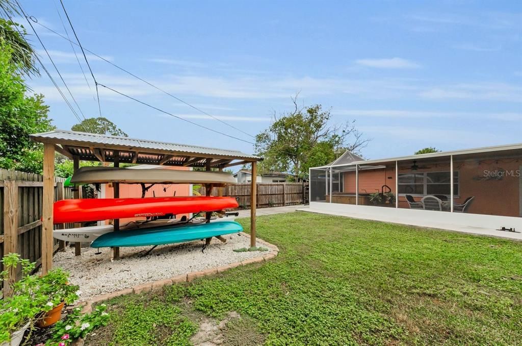 合同活跃: $350,000 (4 贝兹, 2 浴室, 1611 平方英尺)