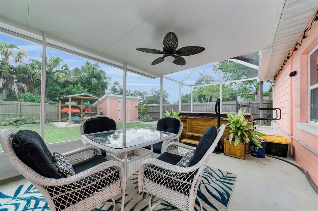 合同活跃: $350,000 (4 贝兹, 2 浴室, 1611 平方英尺)