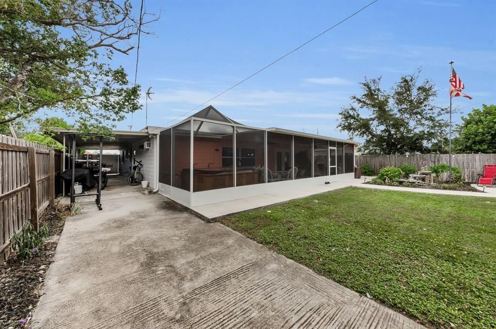 合同活跃: $350,000 (4 贝兹, 2 浴室, 1611 平方英尺)