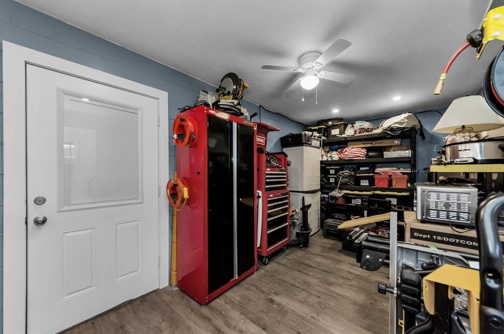 合同活跃: $350,000 (4 贝兹, 2 浴室, 1611 平方英尺)