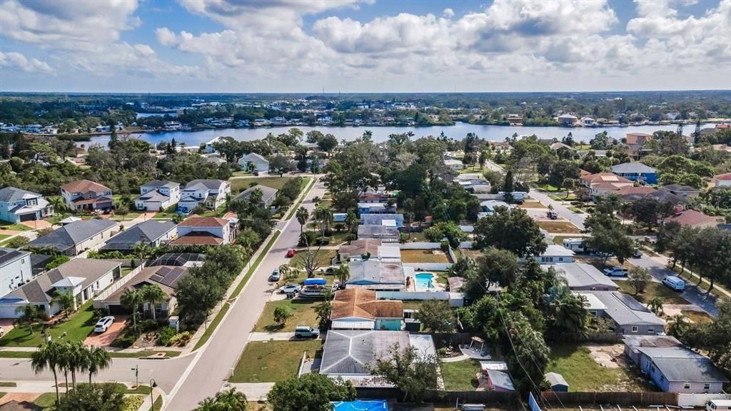 合同活跃: $350,000 (4 贝兹, 2 浴室, 1611 平方英尺)