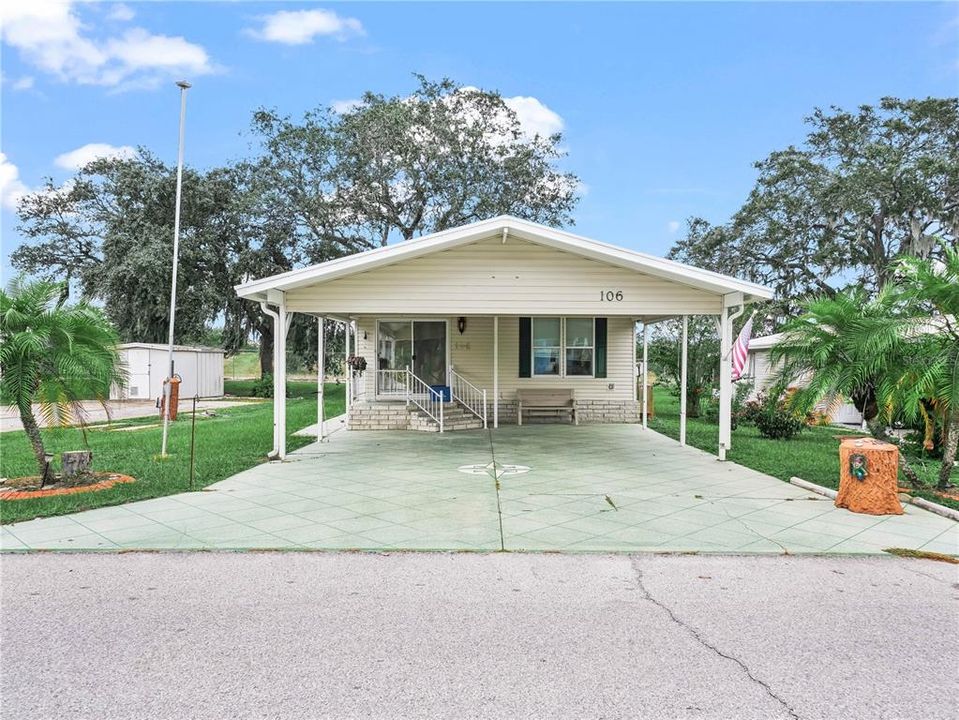 For Sale: $160,000 (2 beds, 2 baths, 864 Square Feet)