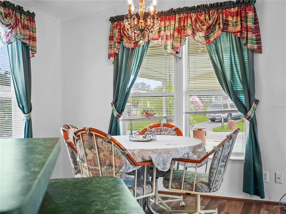 For Sale: $160,000 (2 beds, 2 baths, 864 Square Feet)