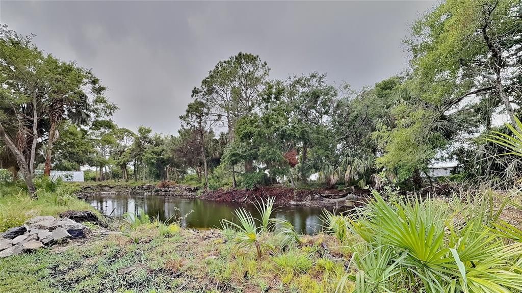 Active With Contract: $254,900 (2 beds, 1 baths, 1250 Square Feet)