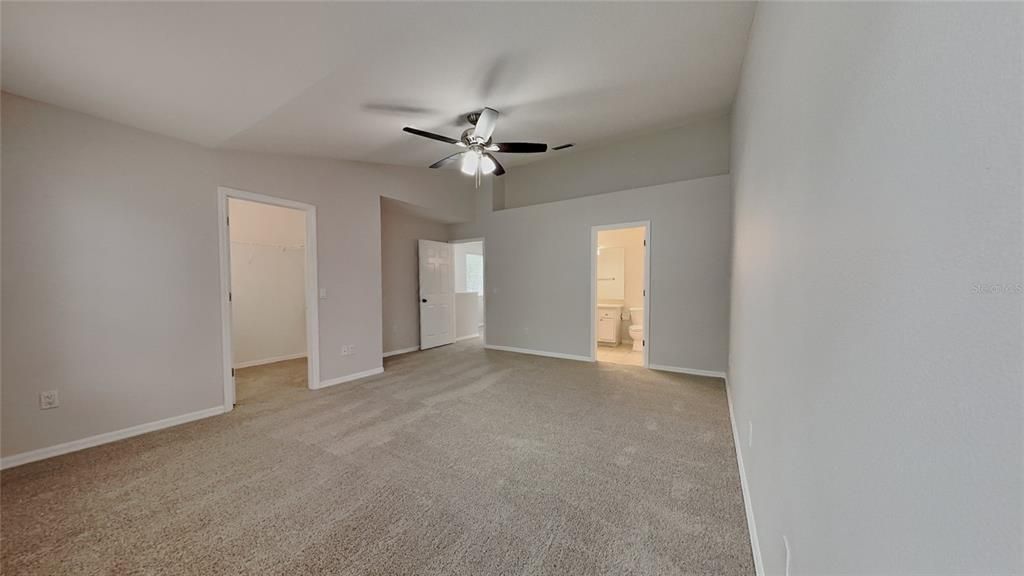 Active With Contract: $254,900 (2 beds, 1 baths, 1250 Square Feet)