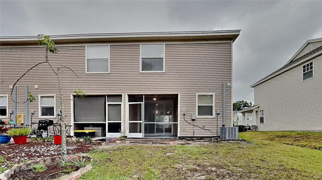 Active With Contract: $254,900 (2 beds, 1 baths, 1250 Square Feet)