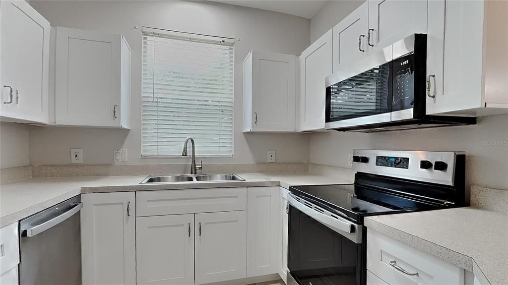 Active With Contract: $254,900 (2 beds, 1 baths, 1250 Square Feet)