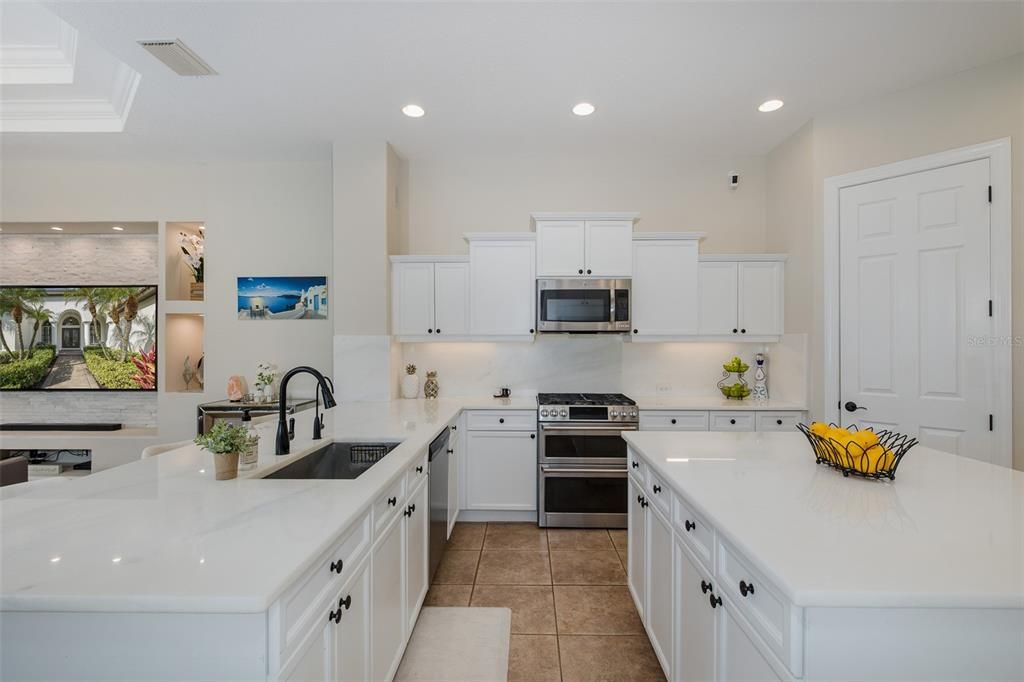 待售: $950,000 (4 贝兹, 3 浴室, 3199 平方英尺)