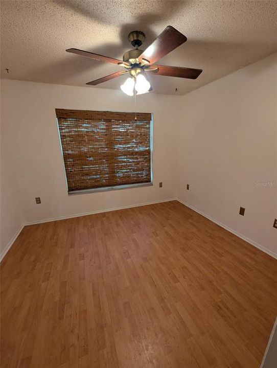For Rent: $2,100 (2 beds, 1 baths, 939 Square Feet)