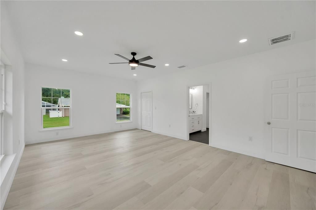 For Sale: $697,000 (4 beds, 3 baths, 2815 Square Feet)