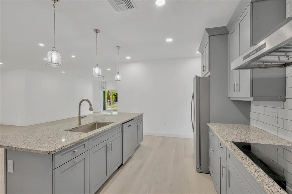 For Sale: $697,000 (4 beds, 3 baths, 2815 Square Feet)