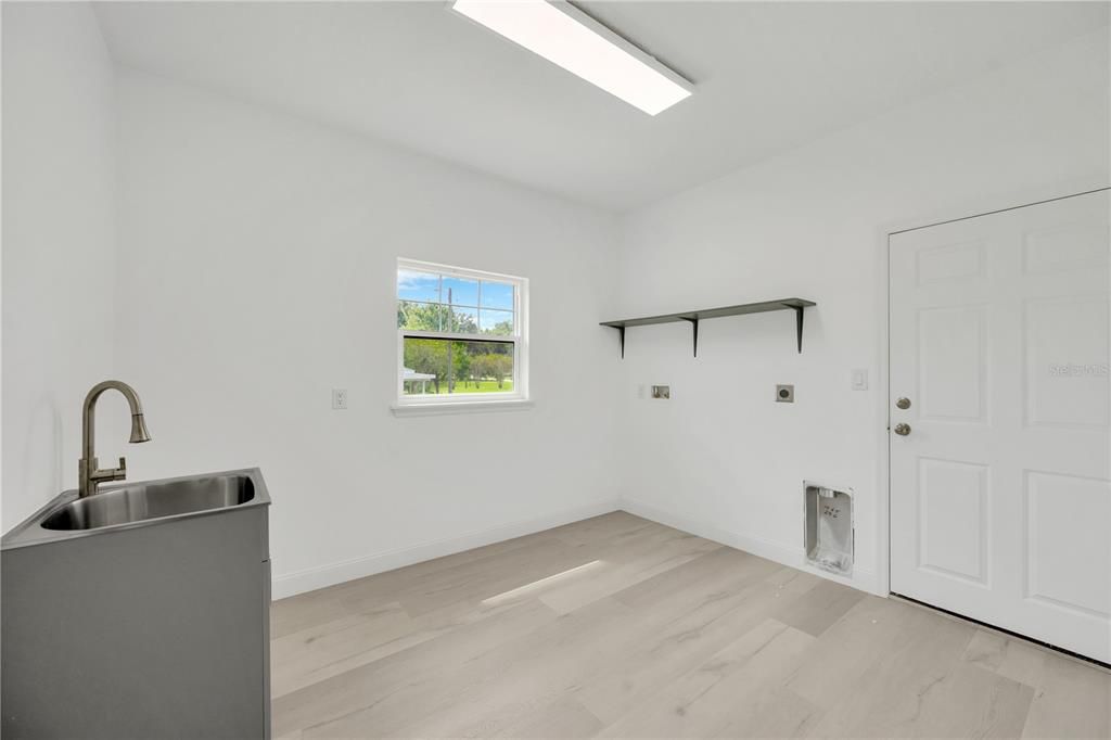 For Sale: $697,000 (4 beds, 3 baths, 2815 Square Feet)