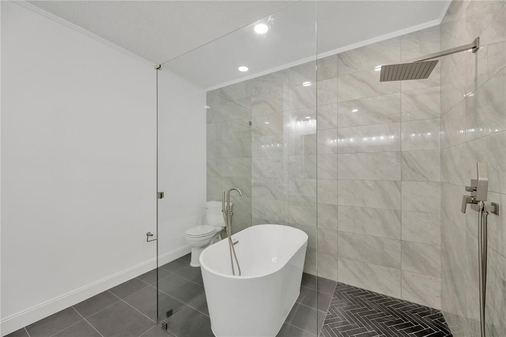 For Sale: $697,000 (4 beds, 3 baths, 2815 Square Feet)