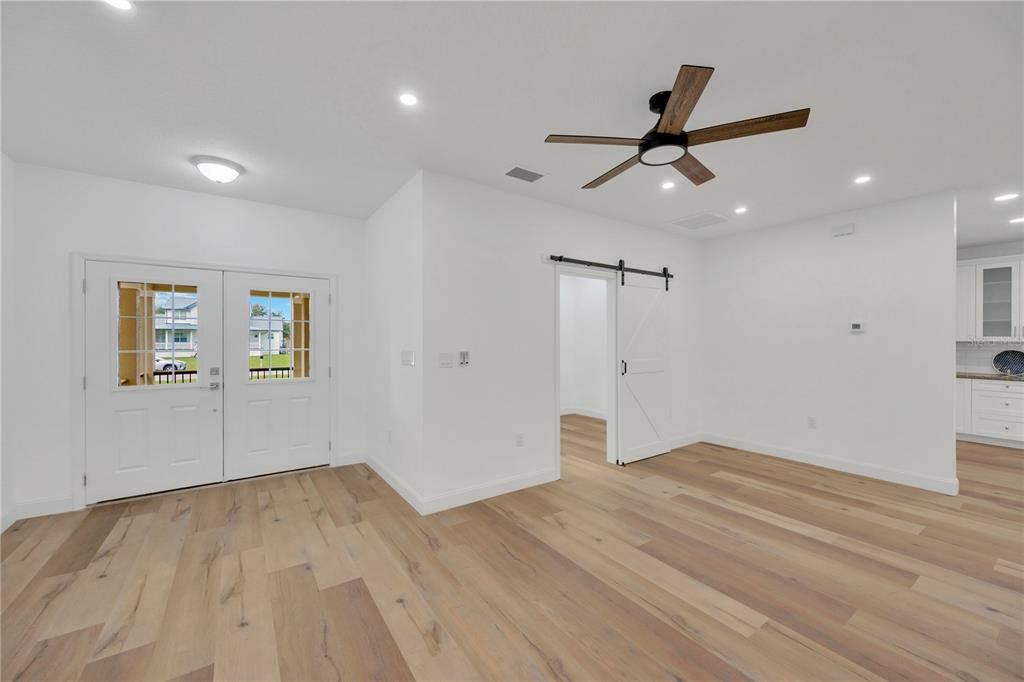 For Sale: $697,000 (4 beds, 3 baths, 2815 Square Feet)