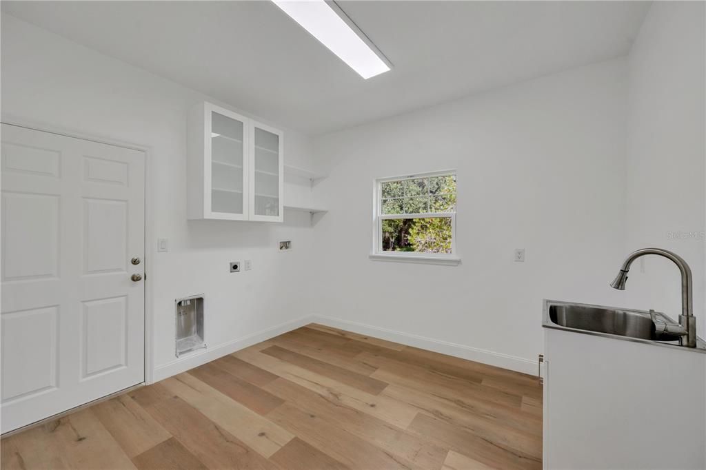 For Sale: $697,000 (4 beds, 3 baths, 2815 Square Feet)