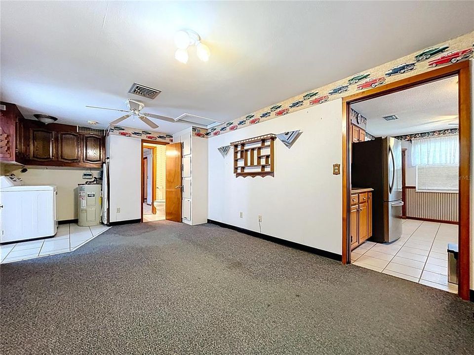 Active With Contract: $250,000 (3 beds, 1 baths, 1192 Square Feet)