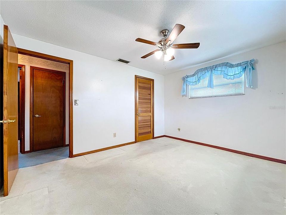 Active With Contract: $250,000 (3 beds, 1 baths, 1192 Square Feet)