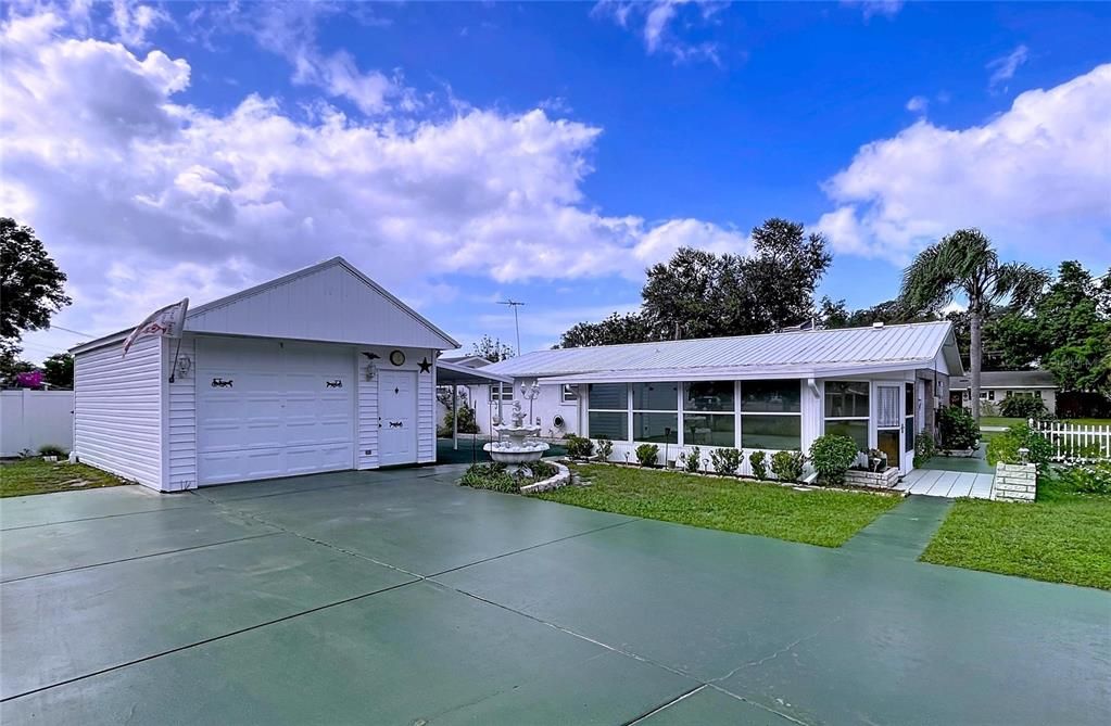 Active With Contract: $250,000 (3 beds, 1 baths, 1192 Square Feet)