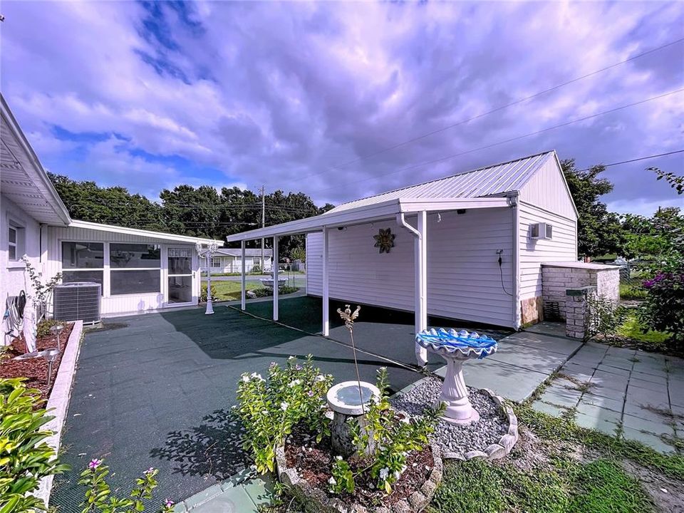 Active With Contract: $250,000 (3 beds, 1 baths, 1192 Square Feet)