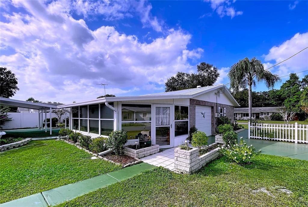 Active With Contract: $250,000 (3 beds, 1 baths, 1192 Square Feet)