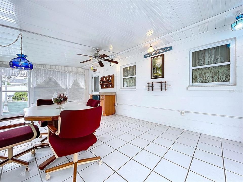 Active With Contract: $250,000 (3 beds, 1 baths, 1192 Square Feet)