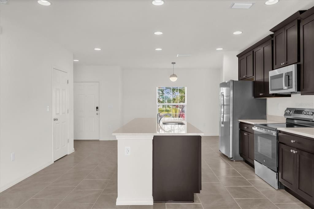 For Sale: $273,000 (3 beds, 2 baths, 1650 Square Feet)