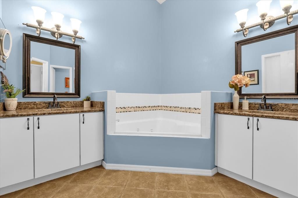 Active With Contract: $2,200 (3 beds, 2 baths, 1764 Square Feet)