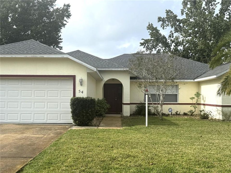Active With Contract: $1,900 (3 beds, 2 baths, 1556 Square Feet)