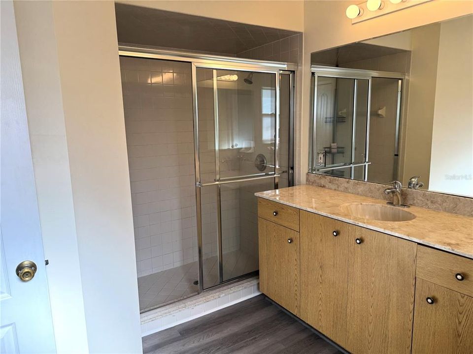 Active With Contract: $1,900 (3 beds, 2 baths, 1556 Square Feet)