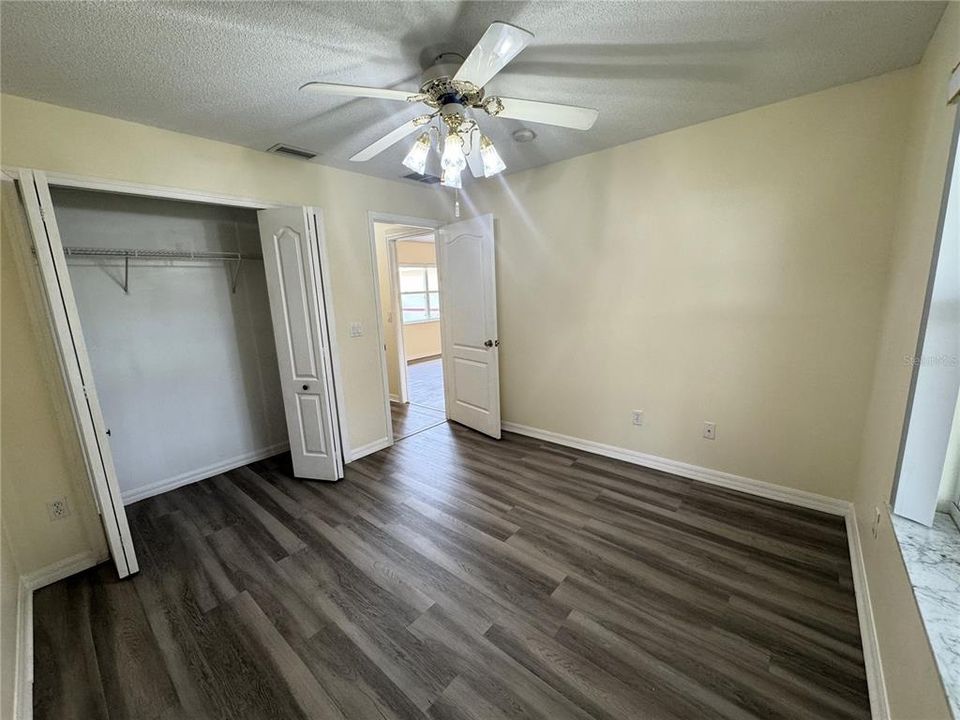 Active With Contract: $1,900 (3 beds, 2 baths, 1556 Square Feet)