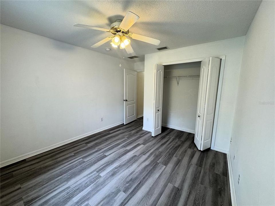 Active With Contract: $1,900 (3 beds, 2 baths, 1556 Square Feet)