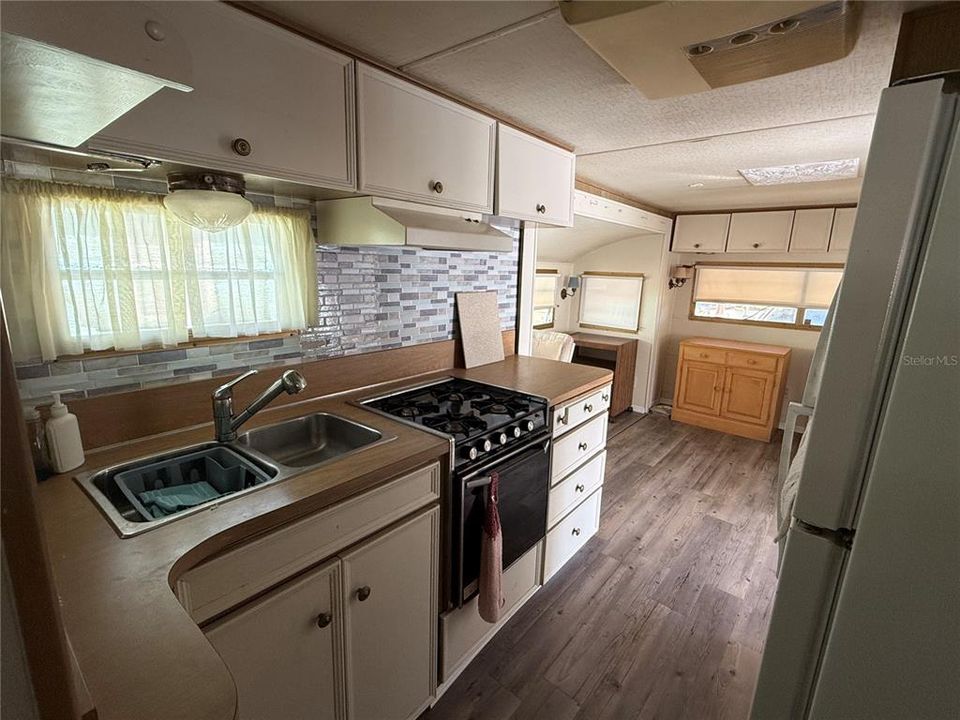 На продажу: $69,000 (1 спален, 1 ванн, 519 Квадратных фут)