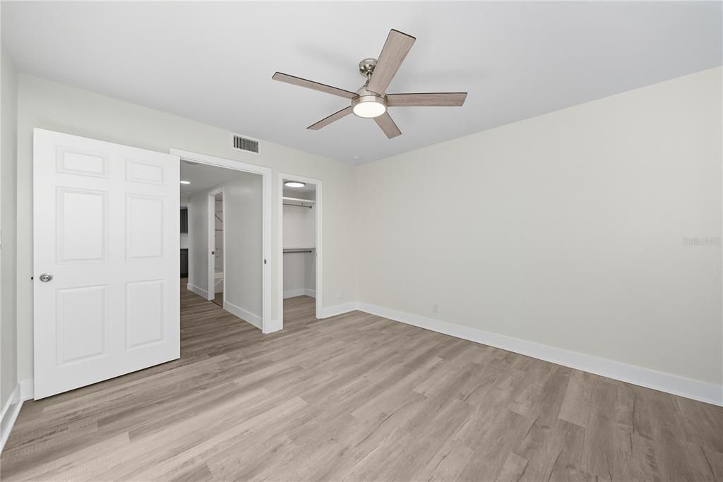 На продажу: $360,000 (2 спален, 2 ванн, 888 Квадратных фут)