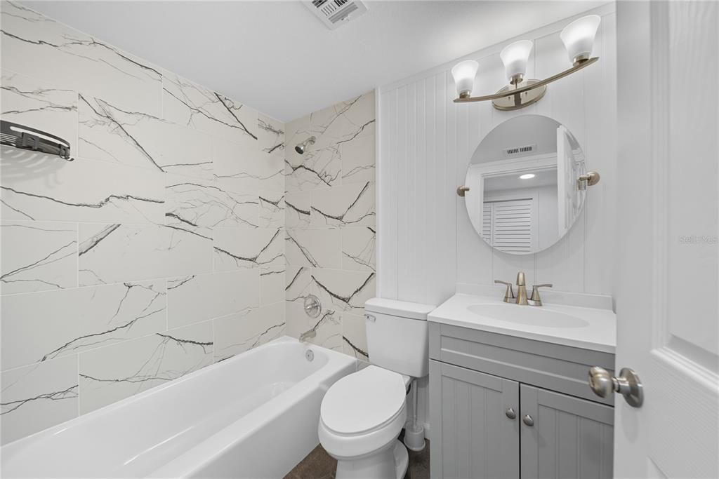 На продажу: $360,000 (2 спален, 2 ванн, 888 Квадратных фут)