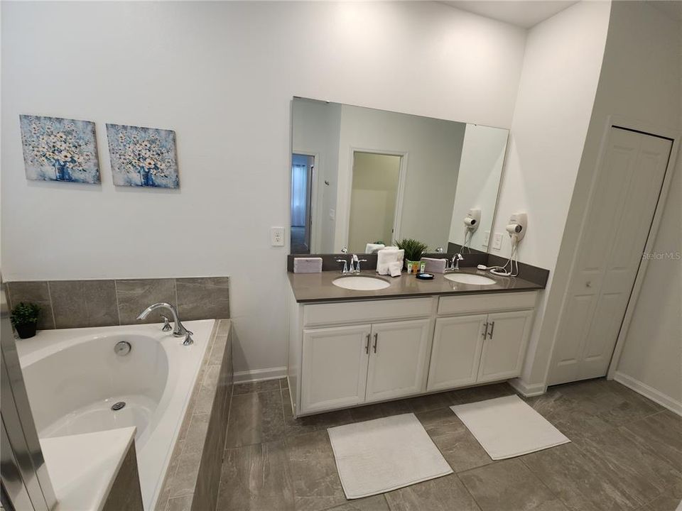 出租: $3,500 (3 贝兹, 2 浴室, 1788 平方英尺)