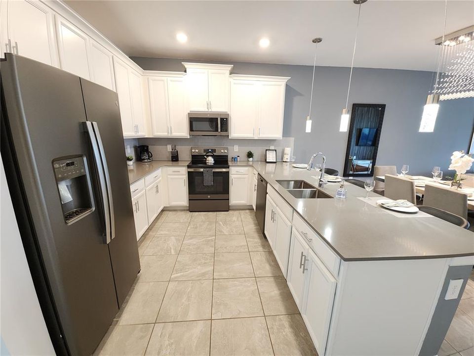 出租: $3,500 (3 贝兹, 2 浴室, 1788 平方英尺)