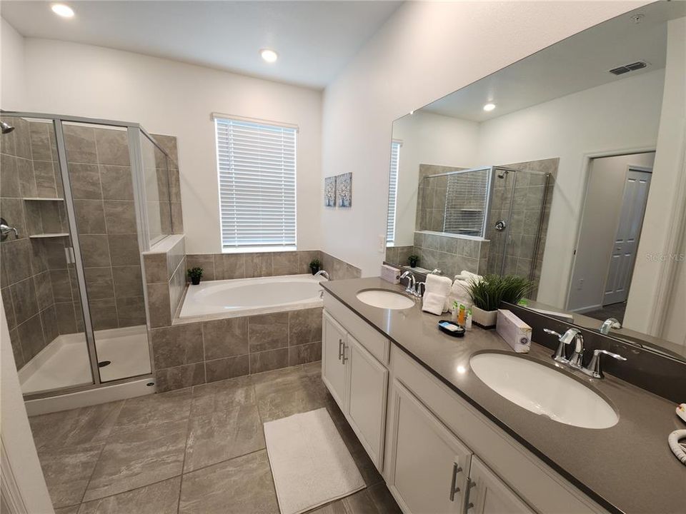 出租: $3,500 (3 贝兹, 2 浴室, 1788 平方英尺)