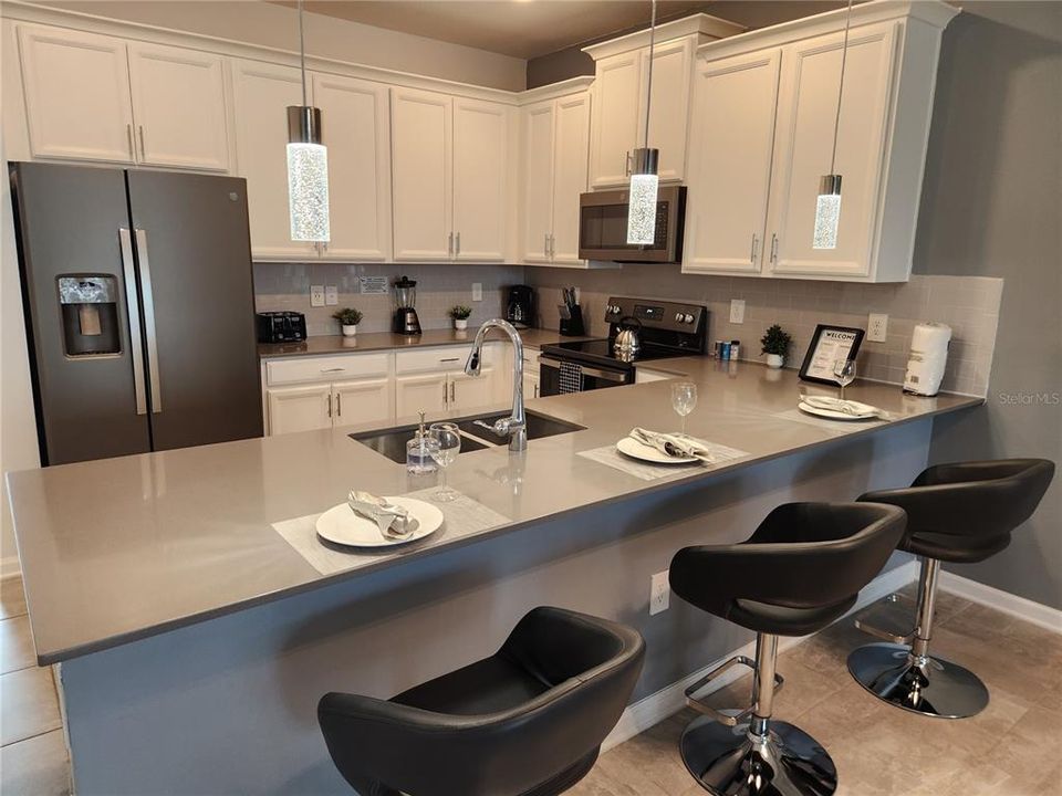 出租: $3,500 (3 贝兹, 2 浴室, 1788 平方英尺)