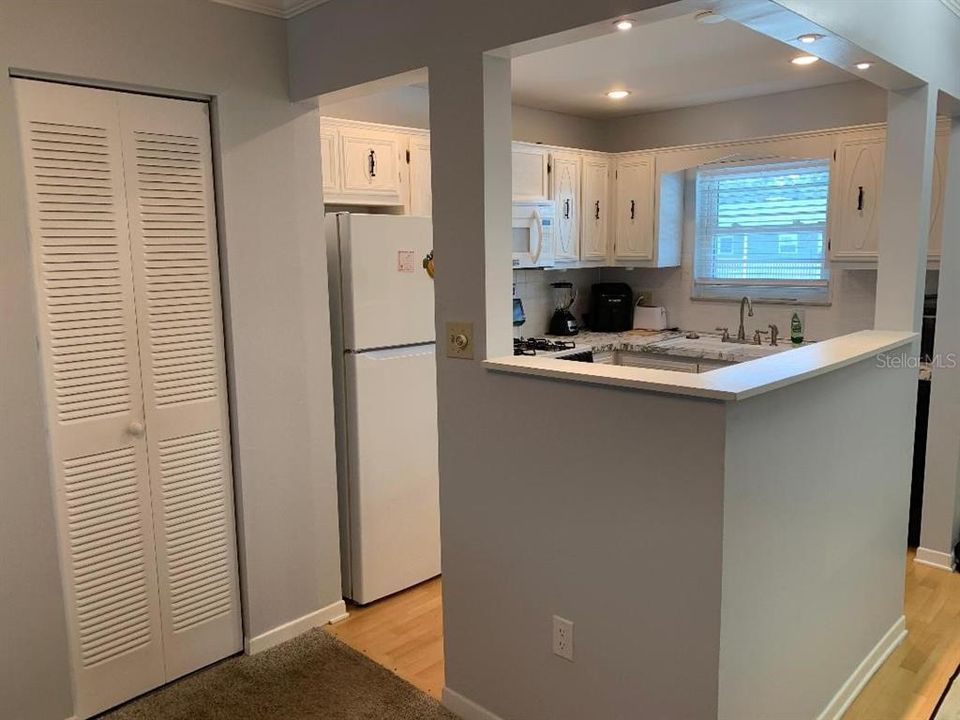 出租: $1,550 (2 贝兹, 2 浴室, 1040 平方英尺)