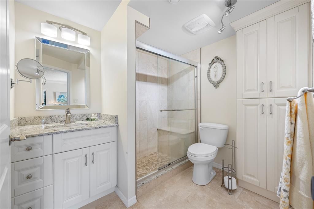 Activo con contrato: $329,900 (3 camas, 2 baños, 1345 Pies cuadrados)