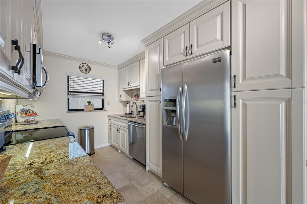 Activo con contrato: $329,900 (3 camas, 2 baños, 1345 Pies cuadrados)