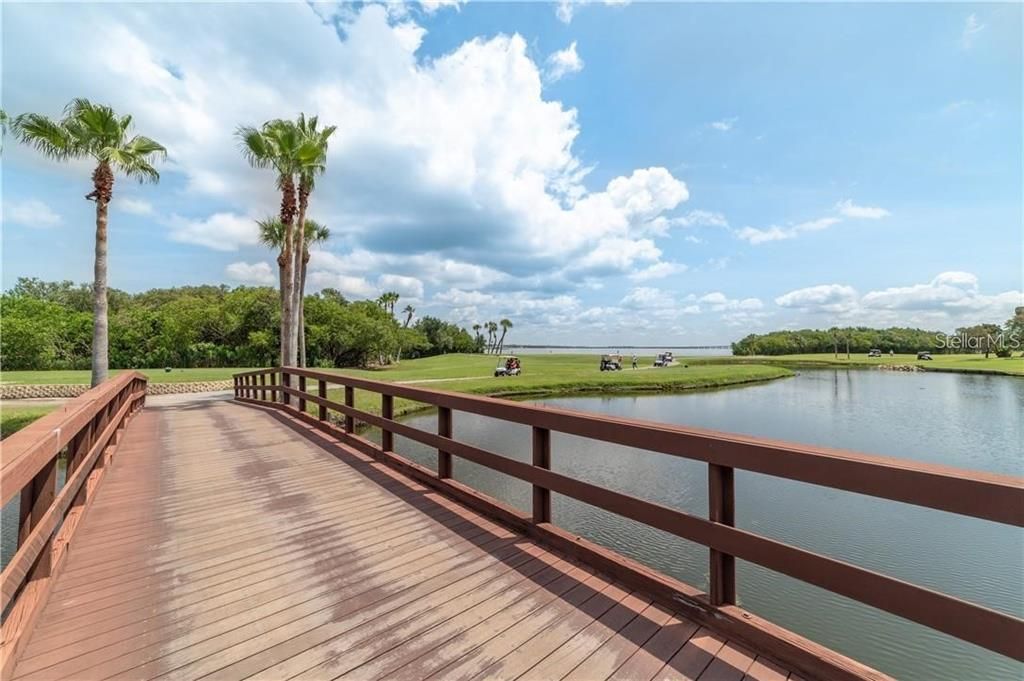 Activo con contrato: $329,900 (3 camas, 2 baños, 1345 Pies cuadrados)