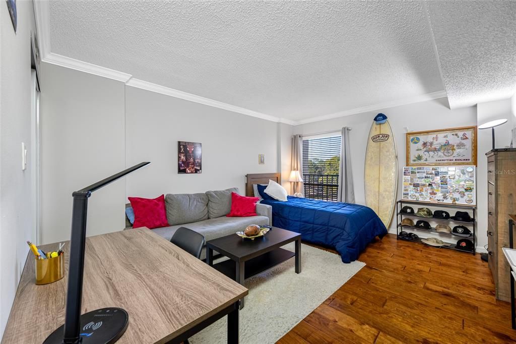 Activo con contrato: $329,900 (3 camas, 2 baños, 1345 Pies cuadrados)