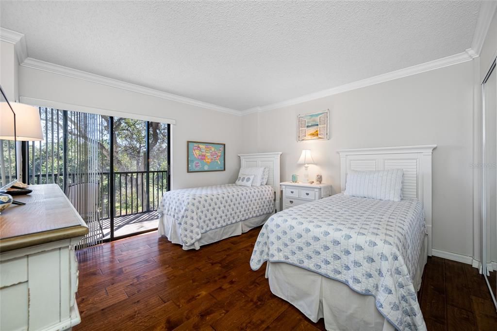 Activo con contrato: $329,900 (3 camas, 2 baños, 1345 Pies cuadrados)