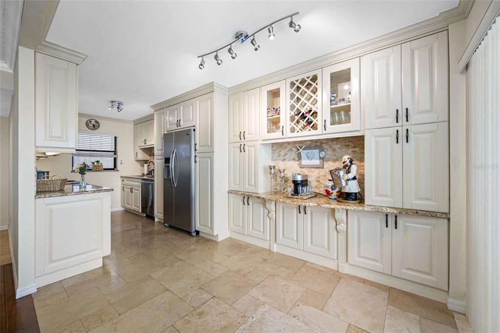 Activo con contrato: $329,900 (3 camas, 2 baños, 1345 Pies cuadrados)