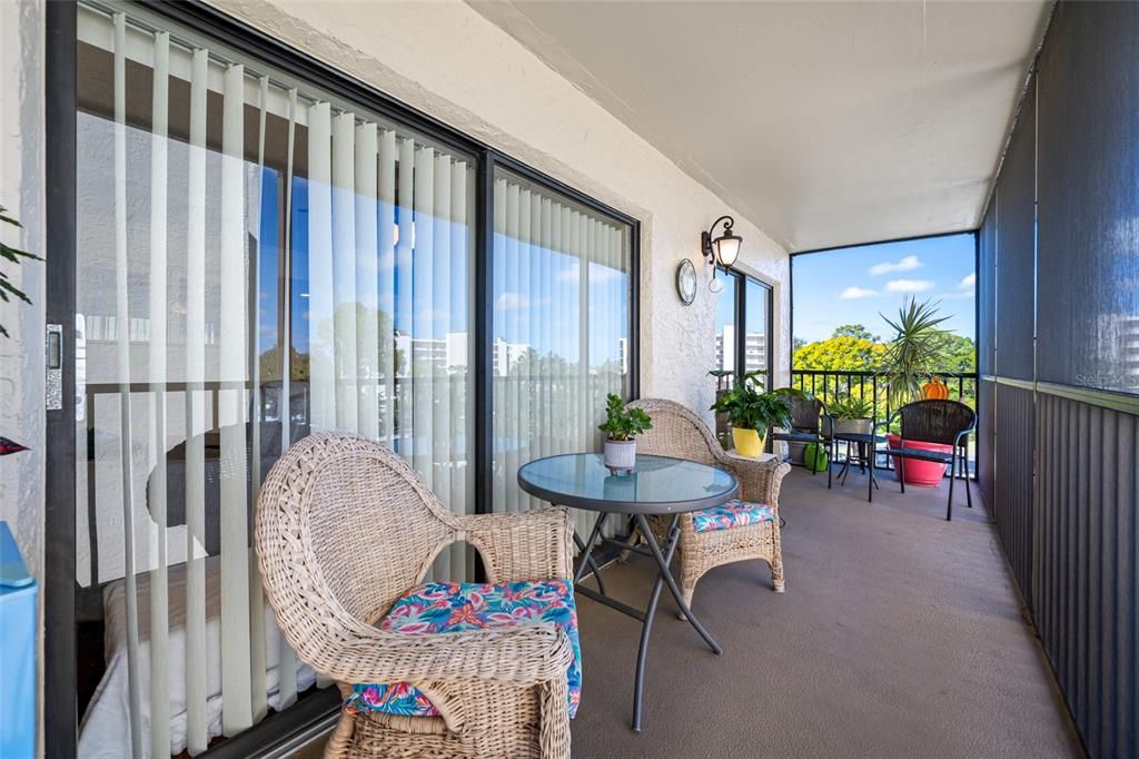 Activo con contrato: $329,900 (3 camas, 2 baños, 1345 Pies cuadrados)