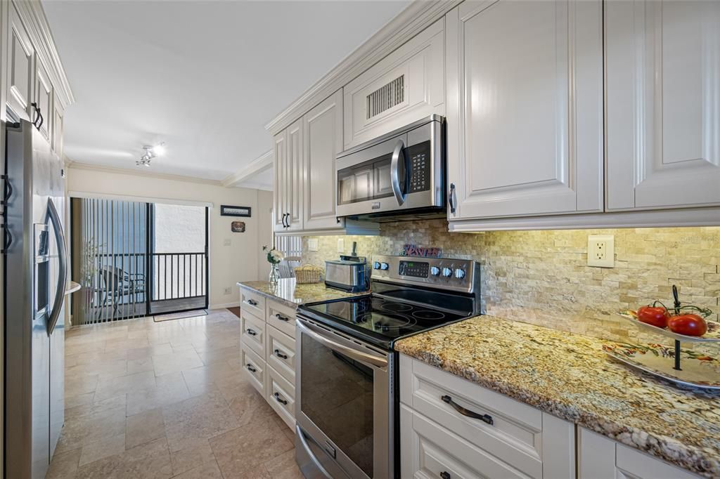 Activo con contrato: $329,900 (3 camas, 2 baños, 1345 Pies cuadrados)