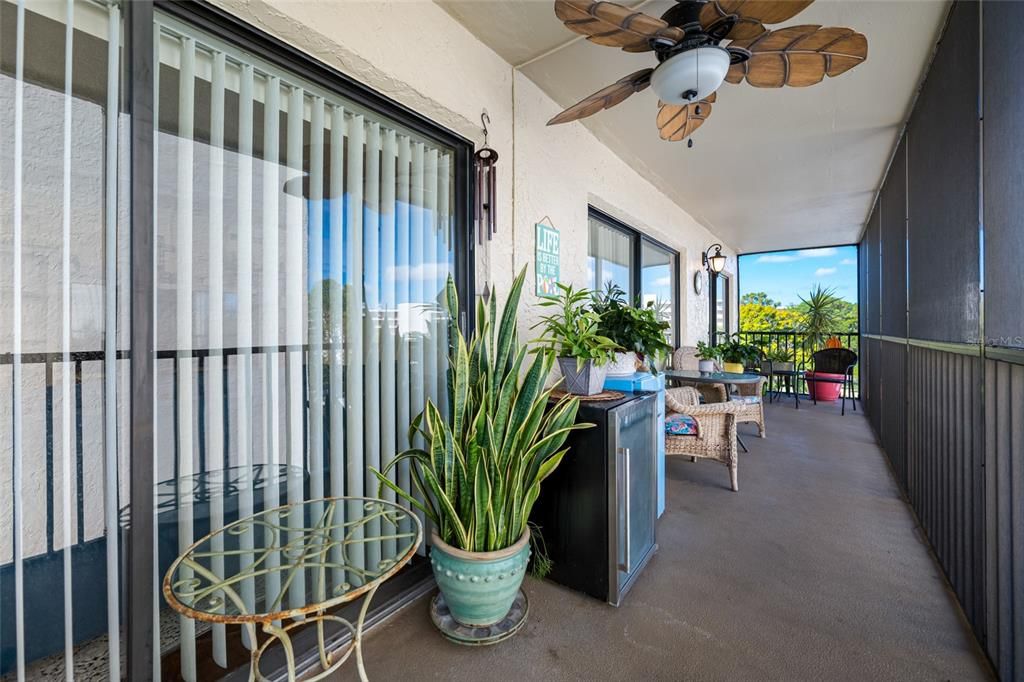 Activo con contrato: $329,900 (3 camas, 2 baños, 1345 Pies cuadrados)