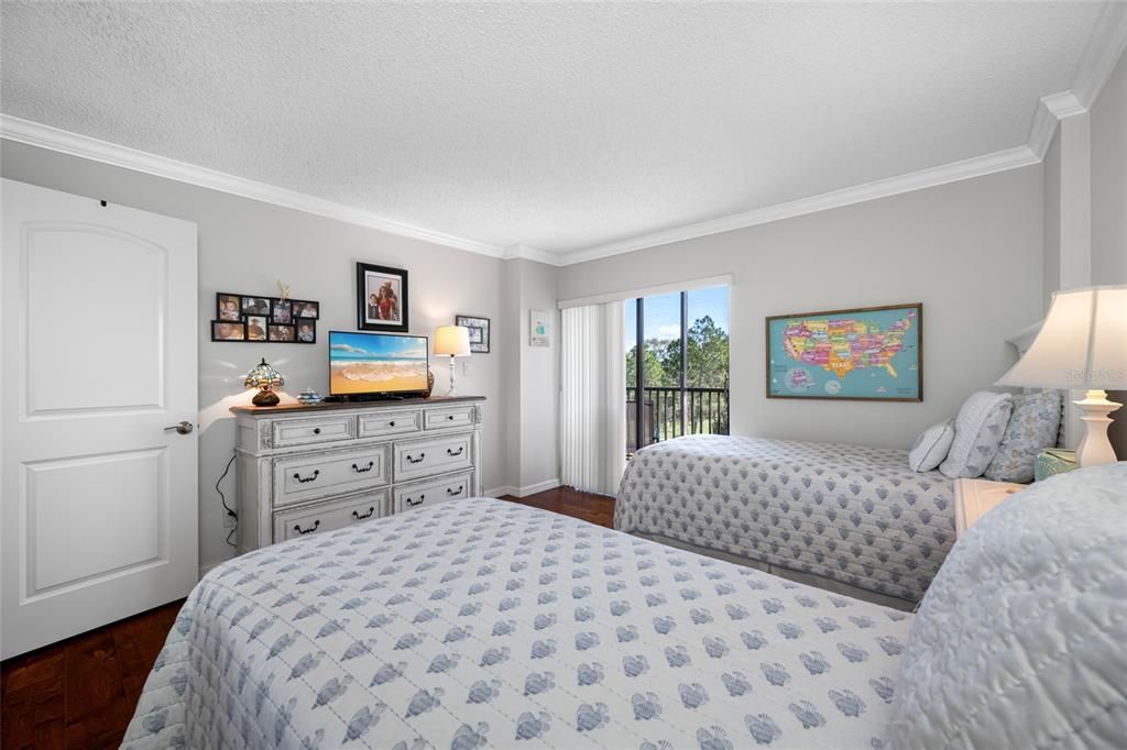 Activo con contrato: $329,900 (3 camas, 2 baños, 1345 Pies cuadrados)