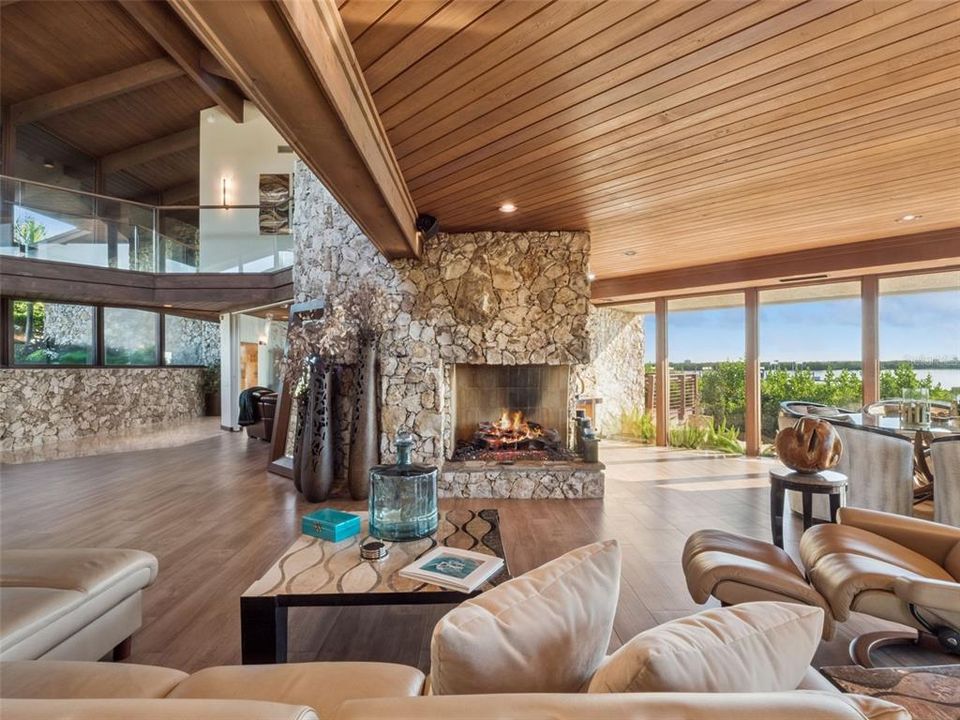 На продажу: $6,880,000 (5 спален, 5 ванн, 8604 Квадратных фут)